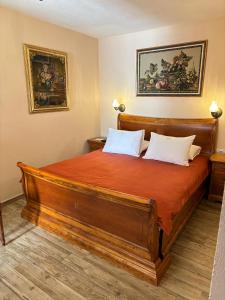 Katil atau katil-katil dalam bilik di Hotel Monte Cristo