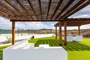 Nespecifikovaný výhled na hory nebo výhled na hory při pohledu z prázdninového domu