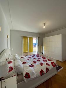 Rúm í herbergi á Appartement élégant & ensoleillé