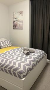 Postel nebo postele na pokoji v ubytování Luxury 1-Bed Apartment in the heart of Leicester