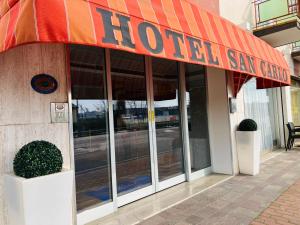 Budova, kde se hotel nachází