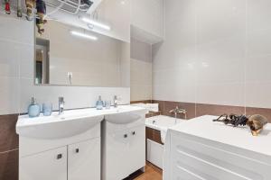 Bathroom sa City Center Suite - Modern & Stylish