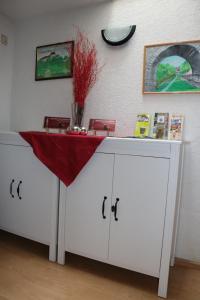 Fotografija u galeriji objekta Gasthaus Zur Weintraube u gradu Bad Langenzalca