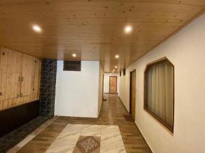 Gallery image of Hotel in Manali By Hadimba Palace - A Family Hotel in Manāli