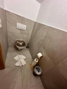 Bilik mandi di Deluxe Apart Bader