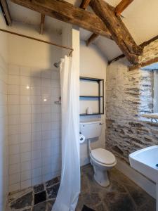 Koupelna v ubytování Ventry Farm - Seaside Cottage by Trident Holiday Homes