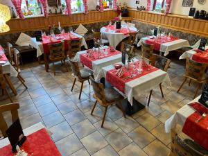 Restoran ili drugo mesto za obedovanje u objektu Gasthaus Zur Weintraube