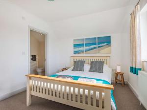 Кровать или кровати в номере 3 bed in Bude 86665