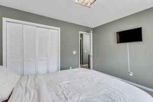 GATA 2 -The Rustic Suite - Close to GSU客房内的一张或多张床位