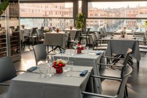 Restoran atau tempat lain untuk makan di Twentyone Hotel