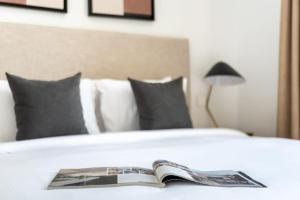 Foto dalla galleria di Silkhaus spacious 2BDR in Downtown center with balcony - O a Dubai