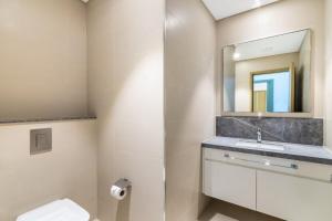 Foto dalla galleria di Silkhaus spacious 2BDR in Downtown center with balcony - O a Dubai