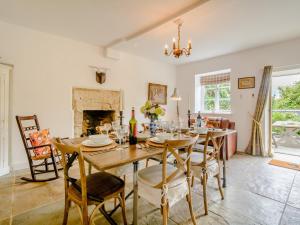 3 Bed in Nailsworth 78968にあるレストランまたは飲食店