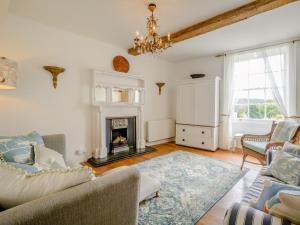 Гостиная зона в 3 Bed in Nailsworth 78968