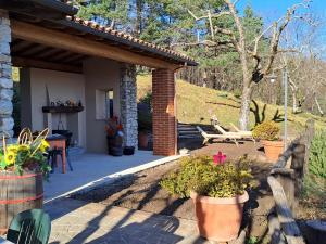 A garden outside Holiday Home Le Bore - CNG122 by Interhome