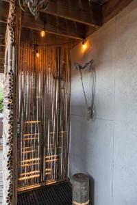 Ảnh trong thư viện ảnh của Waterfront Jungalow w/ Dock & Hot Tub! ở Savannah +32 ảnh