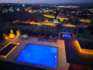 Weston Guest House Krugersdorp内部或周边的泳池