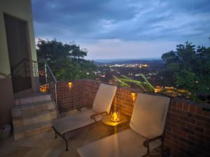Weston Guest House Krugersdorp的阳台或露台