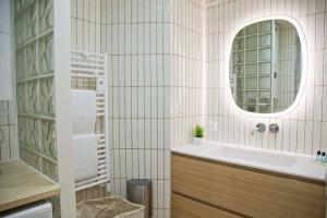 Luxury Apt Raspail Denfert tesisinde bir banyo