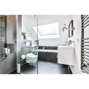 a bathroom with a toilet and a sink and a shower at Crawley Apartment near Gatwick Manor Royal Newly Refurbished Sleeps 4 in Crawley