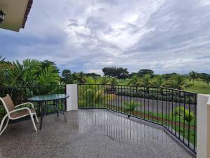 Aed väljaspool majutusasutust Golf and Ocean View Resort Home