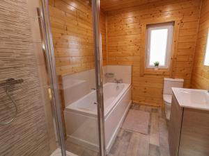 Vannituba majutusasutuses Coastal Cabin