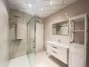 Kúpeľňa v ubytovaní Apartments Rino + 37 fotografií