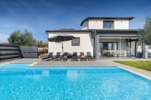 Bazén v ubytování Villa Jasminka nebo v jeho okolí