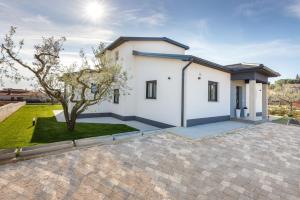 Budova, kde se vila nachází