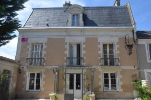 Lit en Loire, Saint-Cyr-sur-Loire – Updated 2022 Prices