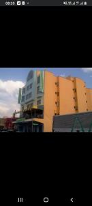 una imagen de un edificio delante en Deka hotel Nairobi en Thika