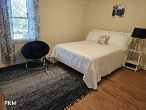 Krevet ili kreveti u jedinici u okviru objekta Northeast Columbus - Peaceful Nest - Suite B