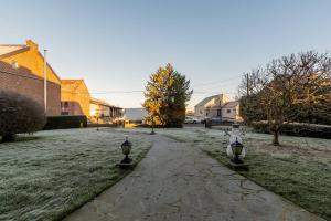 Vonkajšia záhrada v ubytovaní Cosy studio close to Brussels South Charleroi Airport