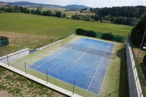 Tenis a/nebo squash v ubytování Domek Šumava nebo okolí