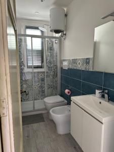 Koupelna v ubytování N'Amùri Casa Vacanze in pieno centro storico + 31 fotografií