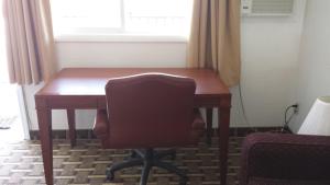 Gallery image of Executive Inn & Suites in Lakeview