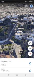 uma imagem de um website de uma cidade com edifícios em باردو الحناية em Tunes
