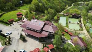 Pemandangan dari udara bagi Păstrăvăria Crasna Bogiri