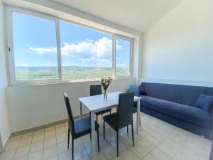 Posezení v ubytování Villa Rafael + 21 fotografií