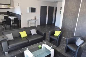 Posedenie v ubytovaní Appartement de 2 chambres avec piscine partagee terrasse et wifi a Argeles sur Mer a 3 km de la plage