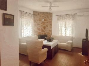 Кът за сядане в 3 bedrooms chalet with private pool terrace and wifi at Cordoba