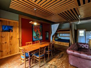 Χώρος καθιστικού στο Lofts des Bois du lac Castor
