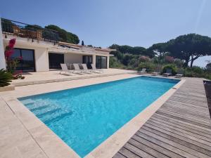 The swimming pool at or close to Villa Sainte-Maxime, 6 pièces, 10 personnes - FR-1-780-67