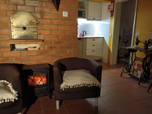 En sittgrupp på One bedroom house with shared pool terrace and wifi at Figueira da Foz 4 km away from the beach