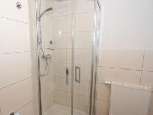 Ένα μπάνιο στο Ferienwohnung mit Sauna in Tossens +17 φωτογραφίες