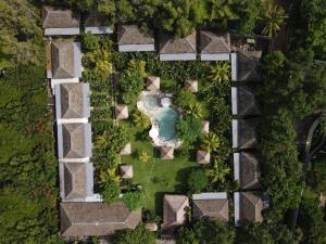 Village Bali内部或周边的泳池