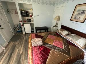 Postel nebo postele na pokoji v ubytování Guest Suite - Private Retreat - J-1