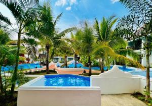 Bazén v ubytování Manyo Hotel and Resort nebo v jeho okolí