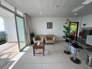 TV a/nebo společenská místnost v ubytování Creole Pearl Self-Catering