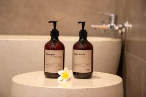 Φωτογραφία από το άλμπουμ του Brand New Villa - BEST Location Near City Center and Beach! σε Kerobokan